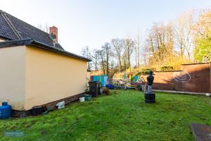 Alms Cottage - Garden- click for photo gallery